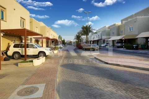 5 bedrooms Villa in Abu Dhabi, UAE No. 203349 21