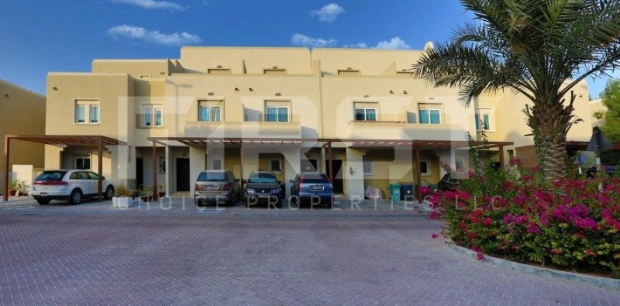 5 bedrooms Villa in Abu Dhabi, UAE No. 203349