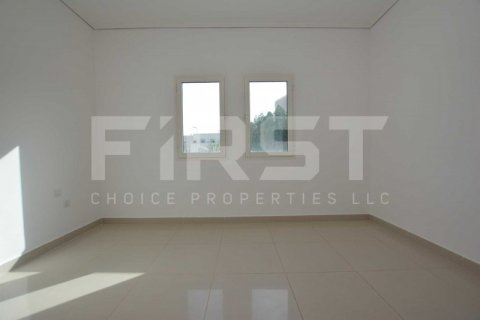 5 bedrooms Villa in Abu Dhabi, UAE No. 203349 9