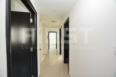 5 bedrooms Villa in Abu Dhabi, UAE No. 203349 13