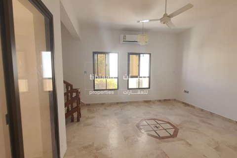 4 bedrooms Villa in Muscat, Oman No. 53695 6