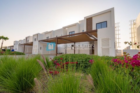Townhouse de 3 dormitorios en Al Ghadeer, UAE No. 92349 1