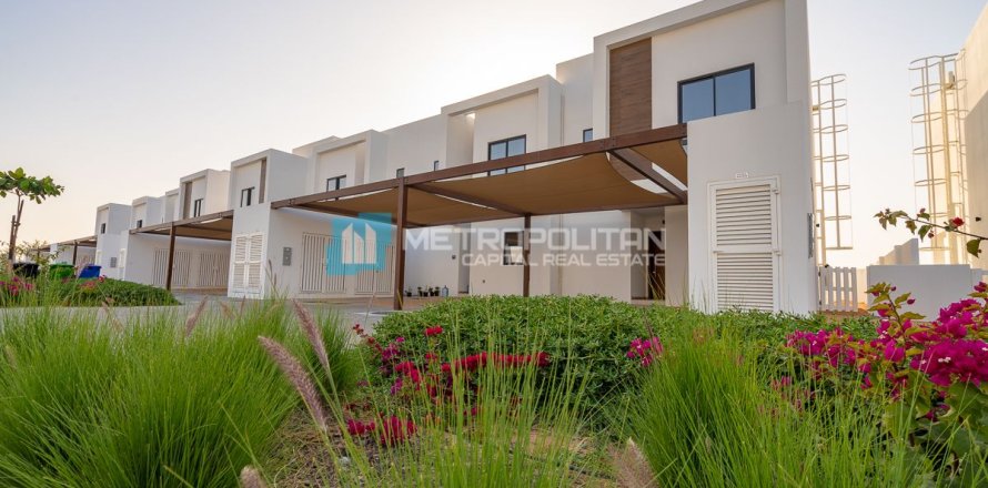 Townhouse de 3 dormitorios en Al Ghadeer, UAE No. 92349