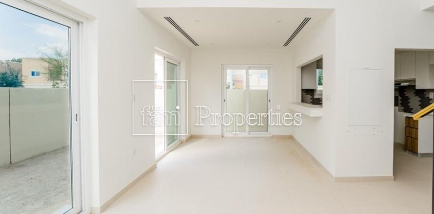 4 bedrooms Townhouse in Dubai, UAE No. 149430