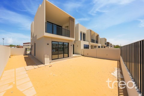 4 bedrooms Townhouse in Dubai, UAE No. 200892