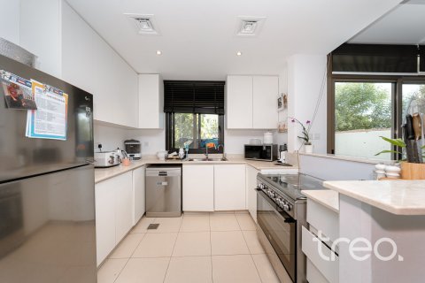 Townhouse de 3 dormitorios en Town Square, UAE No. 188080 9