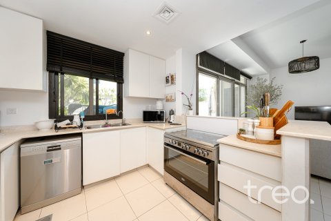 Townhouse de 3 dormitorios en Town Square, UAE No. 188080 10