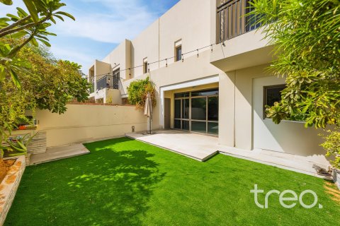 Townhouse de 3 dormitorios en Town Square, UAE No. 188080