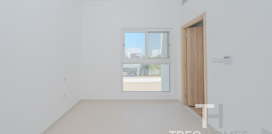 3 bedrooms Townhouse in Dubai, UAE No. 188077
