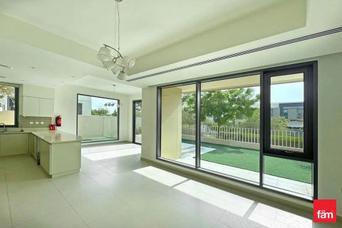 Villa de 5 dormitorios  No. 125468 2