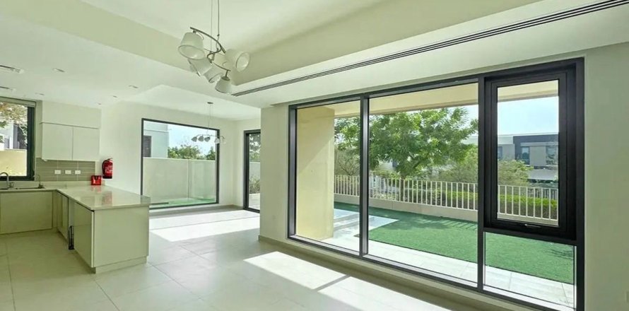 Villa de 5 dormitorios  No. 125468