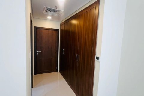 Квартира с 2 спальнями в DAMAC Hills (Akoya by DAMAC), ОАЭ №160477 4