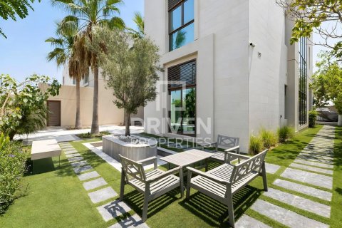 Villa de 5 dormitorios en Meydan, UAE No. 189980 3
