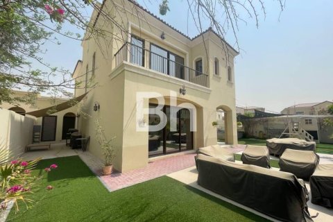 Villa de 4 dormitorios  No. 112905 2