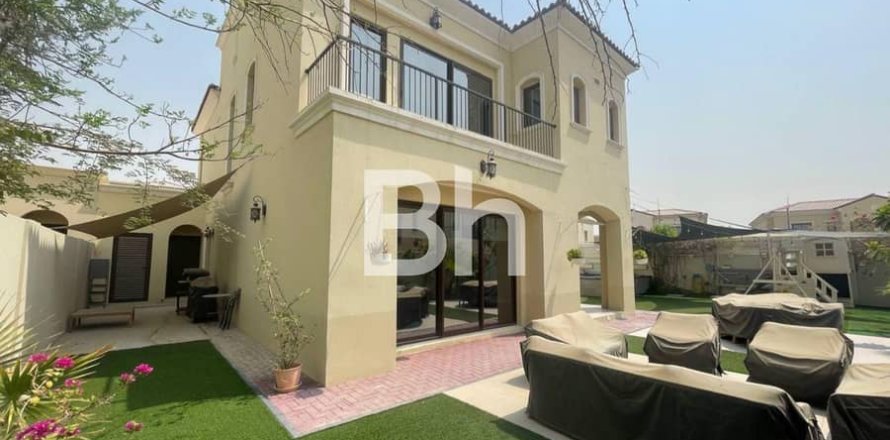Villa de 4 dormitorios  No. 112905