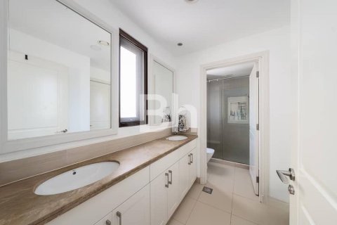 Villa de 4 dormitorios  No. 112905 9