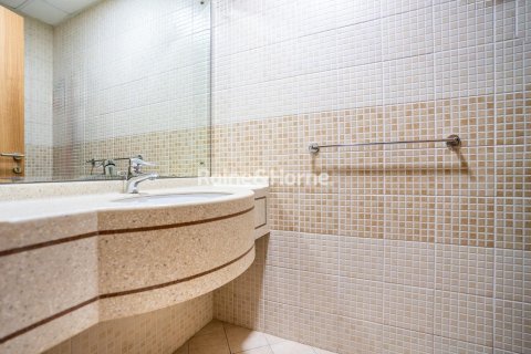 Квартира с 1 спальней в Дубай Марина, ОАЭ №156385 3