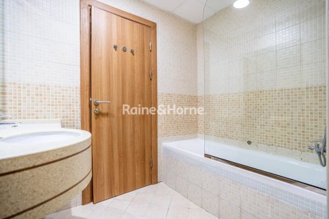 Квартира с 1 спальней в Дубай Марина, ОАЭ №156385 4