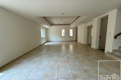 4 bedrooms Townhouse  No. 107923 3