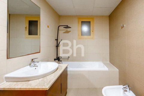 Вилла с 6 спальнями в Халифа-Сити, ОАЭ №63206 19