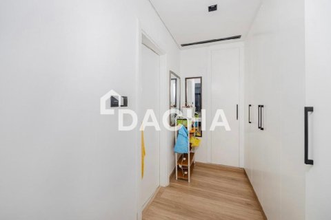 Квартира с 3 спальнями в District 15, ОАЭ №161157 12