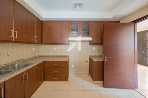 Villa de 3 dormitorios en Dubai, UAE No. 148037 22