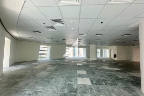 248m² Office in Sheikh Zayed Road, UAE No. 148040 8