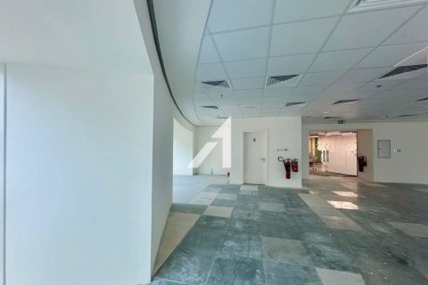 248m² Office in Sheikh Zayed Road, UAE No. 148040 11