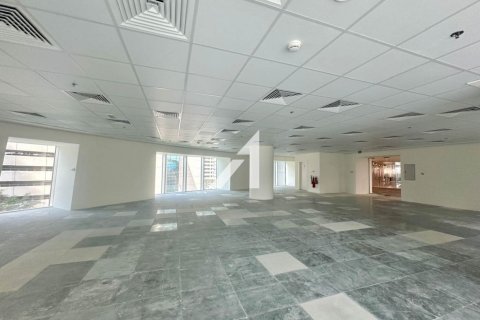 248m² Office in Sheikh Zayed Road, UAE No. 148040 12