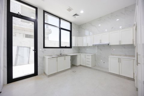 Commercial property de 5 dormitorios en Al Shamkha, UAE No. 40045 9