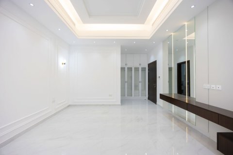 Commercial property de 5 dormitorios en Al Shamkha, UAE No. 40045 17
