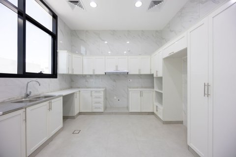 Commercial property de 5 dormitorios en Al Shamkha, UAE No. 40045 8