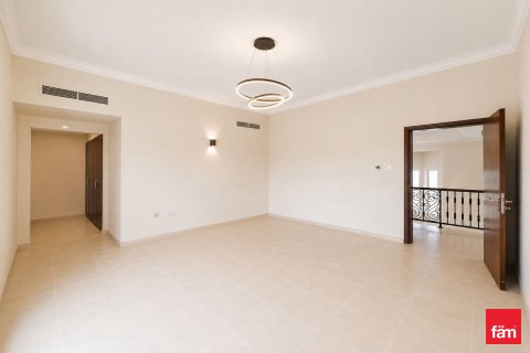 Villa de 4 dormitorios en Jumeirah Islands, UAE No. 163736 11