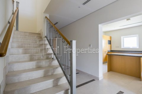 3 bedrooms Townhouse  No. 132045 8