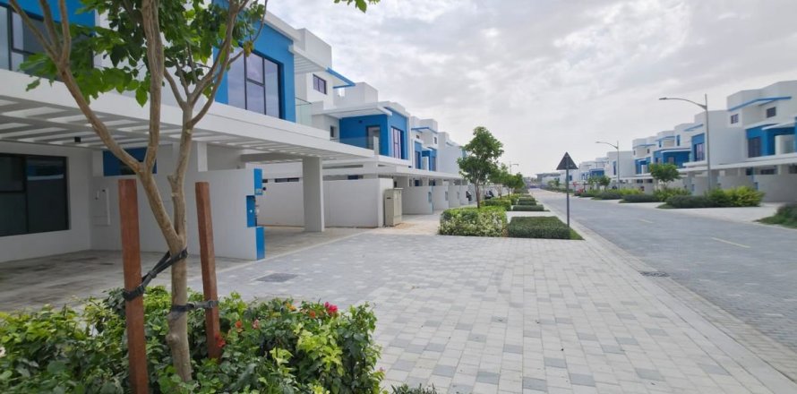 4 bedrooms Villa  No. 132043