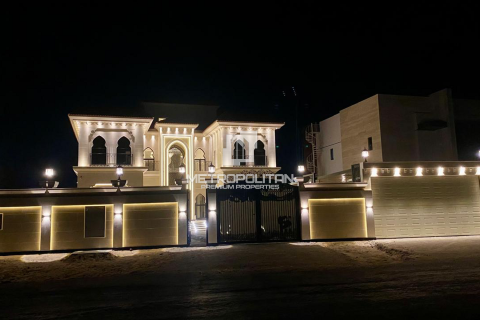 7 غرفة نوم  فيلا في Dubai Land, الإمارات العربية المتحدة رقم 77666 10