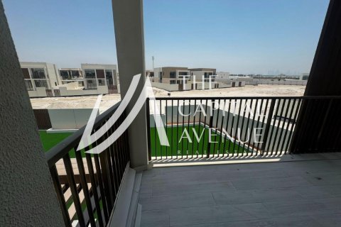 4 bedrooms Villa in Abu Dhabi, UAE No. 202244 12
