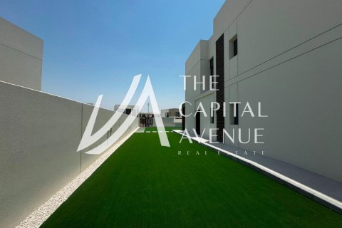 4 bedrooms Villa in Abu Dhabi, UAE No. 202244 21
