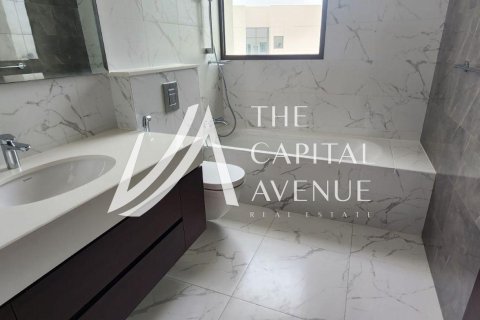 4 bedrooms Villa in Abu Dhabi, UAE No. 202244 17