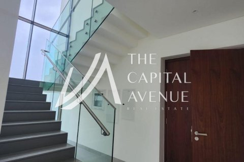 4 bedrooms Villa in Abu Dhabi, UAE No. 202244 7