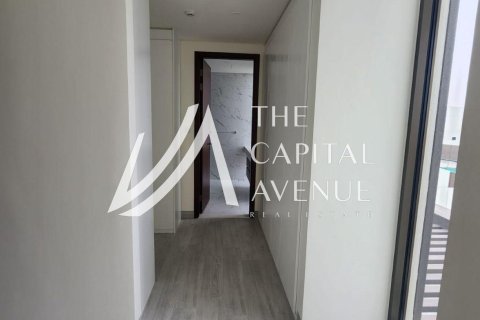 4 bedrooms Villa in Abu Dhabi, UAE No. 202244 11