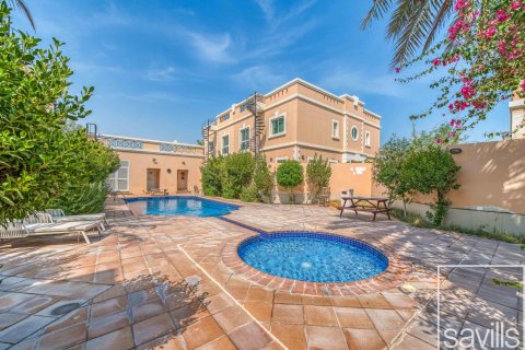 4 bedrooms Villa in Umm Suqeim, UAE No. 194584