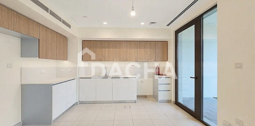 Вилла с 3 спальнями в EMAAR South, ОАЭ №162109