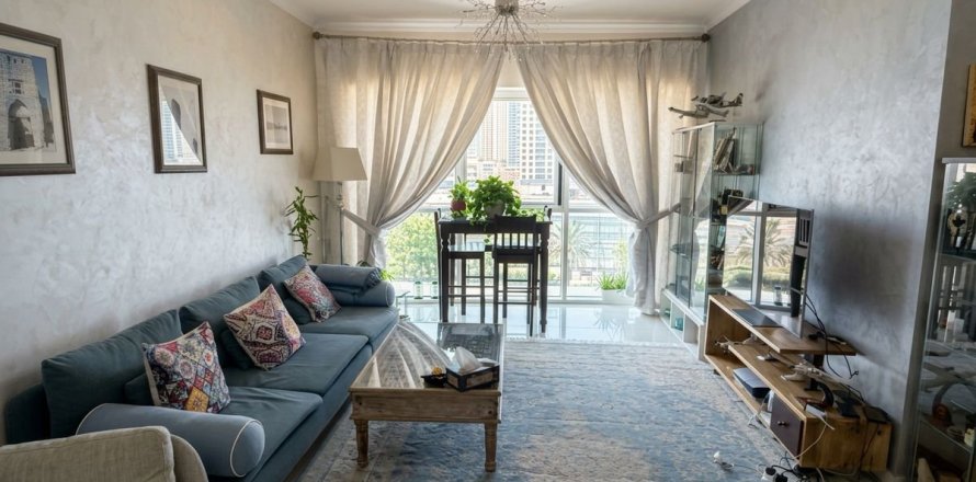 2 bedrooms Apartment in Dubai, UAE No. 207687
