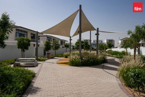 4 bedrooms Villa in Dubai, UAE No. 207685 9