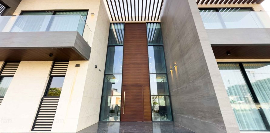 Вилла с 6 спальнями №109559