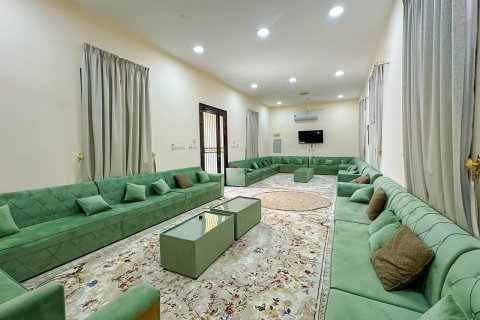 Недвижимость с 8 спальнями  №124518 28