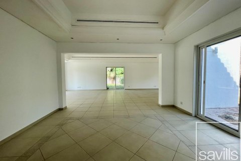 Вилла с 4 спальнями в Дубай Инвестмент Парк, ОАЭ №136580 7