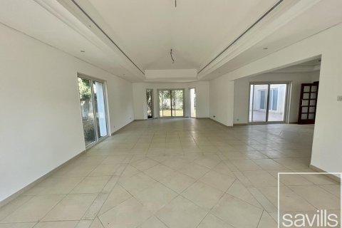 Вилла с 4 спальнями в Дубай Инвестмент Парк, ОАЭ №136580 11