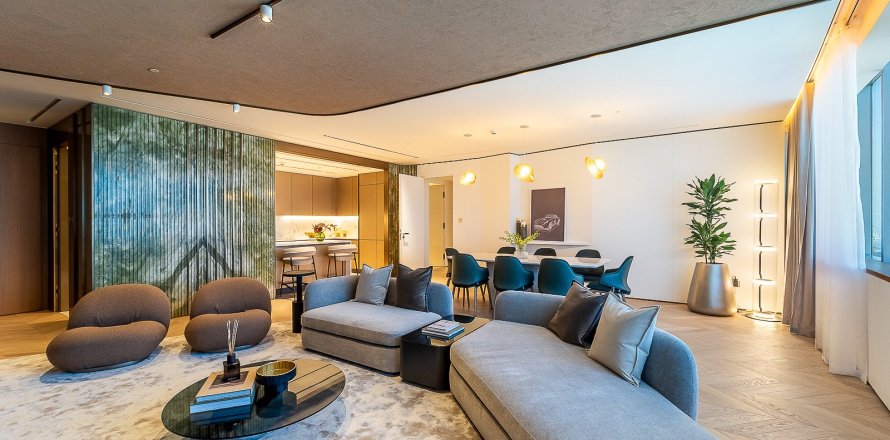 Apartment de 4 dormitorios en Dubai, UAE No. 210487